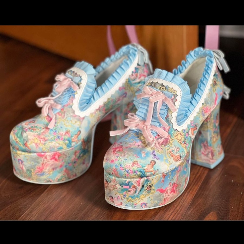 Dolls kill Renaissance platform  shoes